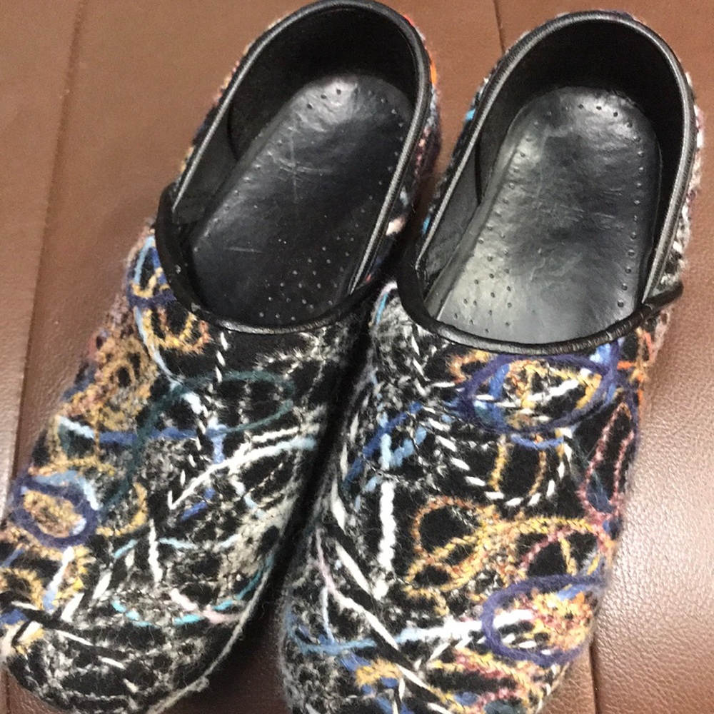 Dansko size 37 Clog Confetti And Yarn Print